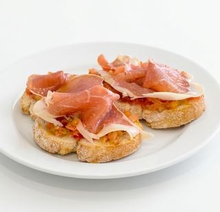 Desayuno De 2 Tosta De Jamón Serrano