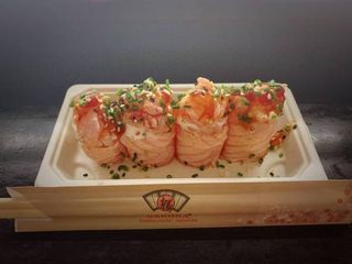 U56-Gunkan de salmao braseado