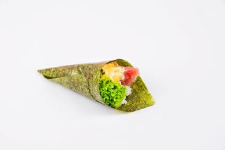 144. Spicy tuna temaki