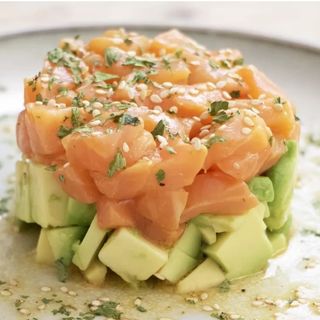 Tartar de salmón y aguacate