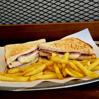 Sándwich Mixto