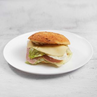 Panino con mortadella