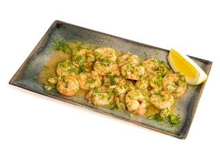 Белени скариди с масло, чесън, копър и брускета (200г)