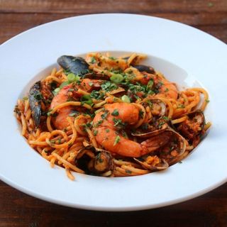 Esparguete com frutos do mar