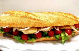 Bocadillo De Pollo