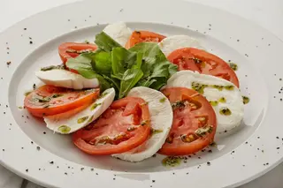 Caprese con mozzarella di bufala
