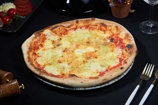 Pizza Quatro Formaggi cu fistic Ø 32CM