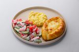 Срембл с летним салатом и мини хачапури (300г)