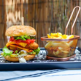 Вегетариански бургер (550г)+КАМЕНИЦА 500мл