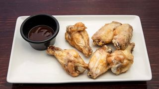 Alitas De Pollo Con Salsa Barbacoa  (6 Uds.)