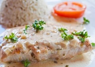 43. Бяла риба къкреща върху метална плоча (700г)