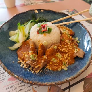 Moo Long Tong
