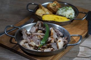 Carne de porc afumata la tigaie