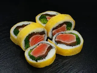 Philadelphia z grillowanym łososiem i tamago  (6 szt) (225g)
