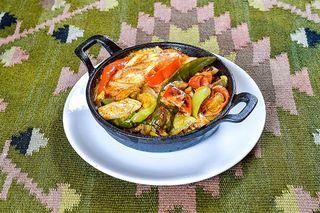 ლაზური ცხელი სალათი