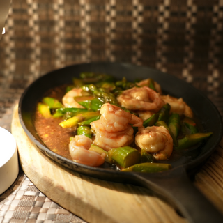 Gamberi con asparagi alla piastra