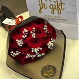 Small red roses bouqet