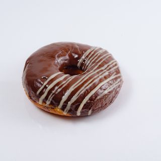 Пончик шоколадный