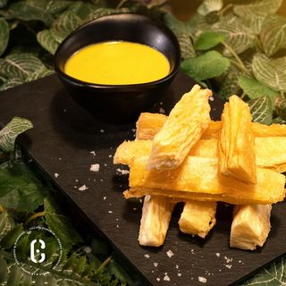 Yuquitas Con Huancaína