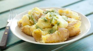 Молодой картофель в сливочном соусе