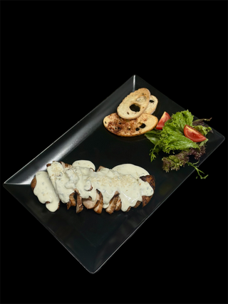 Куряча грудка під соусом дор блю (355 г)