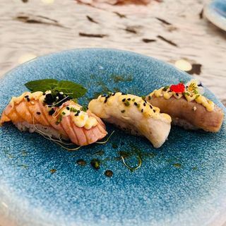 24. NIGIRI TOASTADO MISTO 12 peça