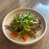 Теплый салат с телятиной 