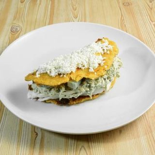 Cachapa De Queso De Mano Y Reina Pepiada