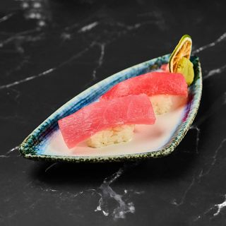Maguro Nigiri 2 komada
