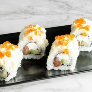 URAMAKI ROLL SALMON
