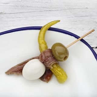 Gilda de anchoa con huevo de codorniz 3 unidades 