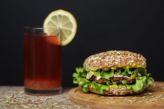 Kinoa proteinski  burger   