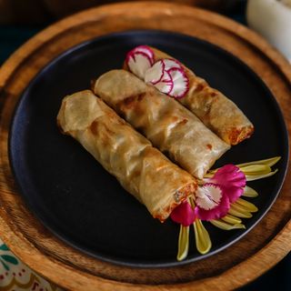  Sajgonki z sosem orientalnym 3szt.