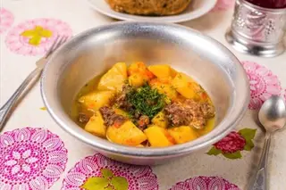 Картошка с тушенкой