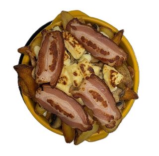 Tegame con patate rustiche, porchetta artigianale, provola, porcini