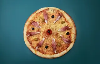 Pizza sa pršutom 32cm