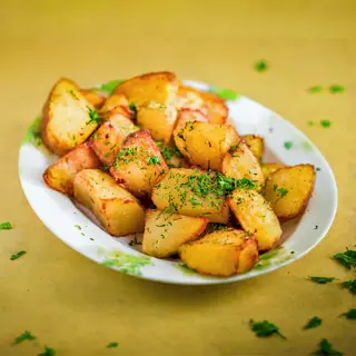 ЗАПЕЧЕНИ КАТОФИ С МАСЛО И КОПЪР 300г
