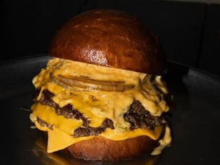Sweet cheese  burger (255g)
