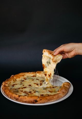 Піца З авторськими сирами від пана Миколи (450г)