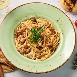 Spaghetti con pollo kebab