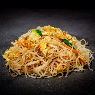 Spaghetti di riso saltati con uova