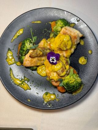 Пилешко филе с гъши дроб