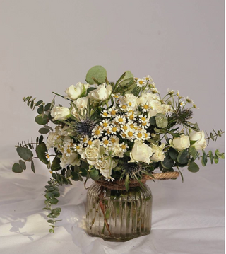 Jarron De Cuerda Con Flores De Temporada