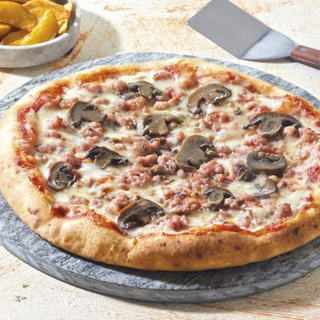 Pizza Funghi E Salsiccia