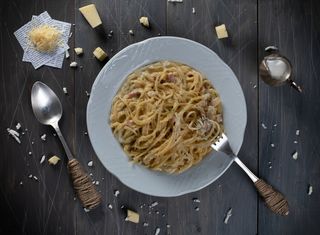 სპაგეტი "ალა კარბონარა" ნაღებით