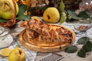 Placinta cu gutui coapta