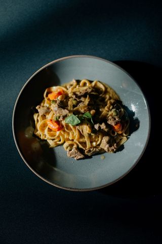 Tagliatelle cu muschi de vita, sparanghel si sos de sparanghel