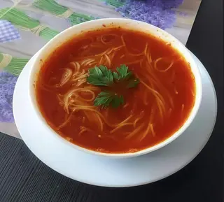 Pomidorowa z makaronem / ryżem