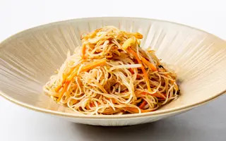 Tallarines Di Arroz Con Verduras