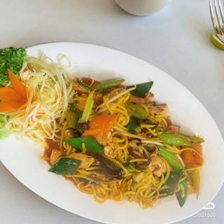 Makaron chiński smażony